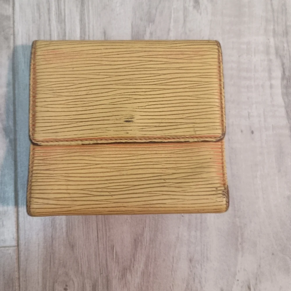 Louis Vuitton Authentic Bill Fold Wallet Yellow Epi Coin Pocket - Picture 2 of 12